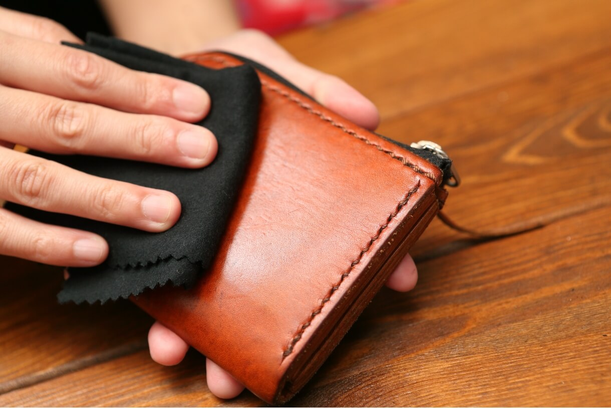 For everyone who loves leather goods